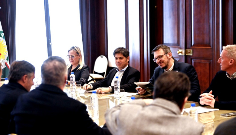 El "Grupo AFA" se planta en la interna, defiende a Kicillof y pide paz en el peronismo