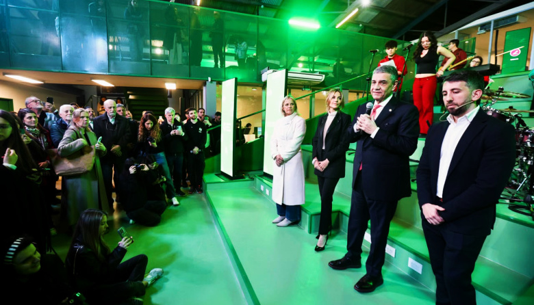 Nuevo centro TUMO: el gobierno de CABA suma talleres de Inteligencia Artificial para jóvenes