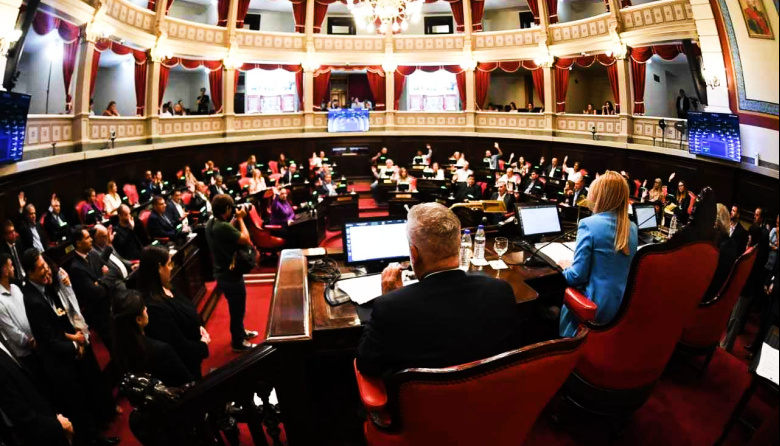 Fuego amigo en la Legislatura: el massismo presiona a Kicillof por los resultados educativos