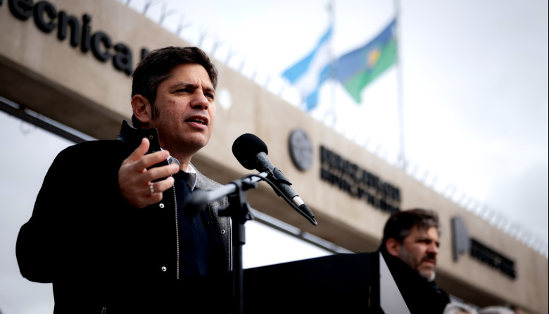 Kicillof mostró Estado presente en una obra paralizada por Nación y volvió a diferenciarse de Milei