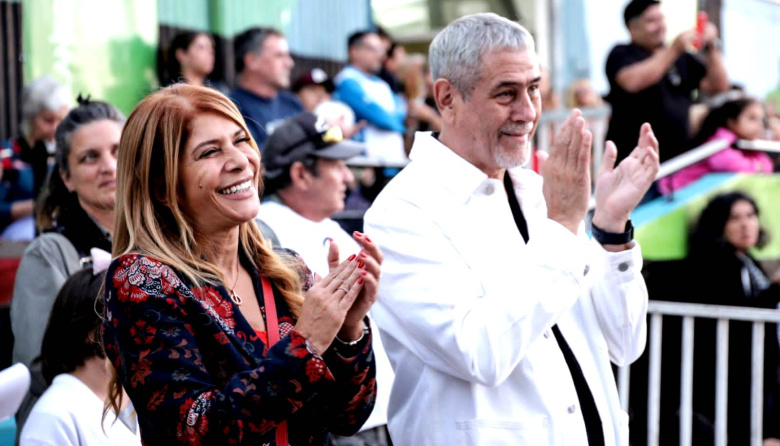 Renunció como intendente y la esposa lo acomodó como jefe de asesores: ¿la casta Ferraresi?