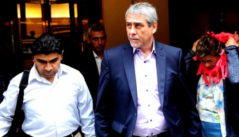 Denuncian que Ferraresi, su familia y sus allegados “viven con contratos del Estado”