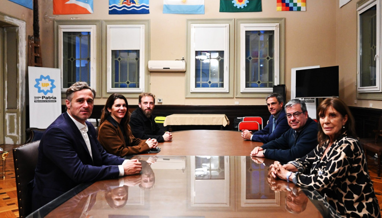 La Liga de Intendentes llevó reclamos al Congreso y exigió una ley de alivio al endeudamiento familiar