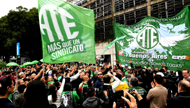 ATE presiona a Kicillof para que incluya el pase a planta permanente en el Presupuesto 2027