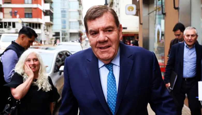 Sucumbido ante la crisis en Mar del Plata, Montenegro dejó su banca en el Senado y vuelve el municipio