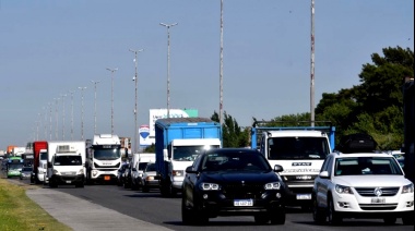 Cámaras y drones para multar a quienes circulen por banquinas en las rutas