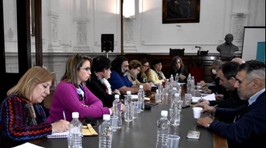 Docentes pidieron a Provincia discutir salarios y no quieren extender la jornada escolar