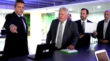 Massa y Sujarchuk inauguraron en Escobar la primera fábrica inteligente de América Latina