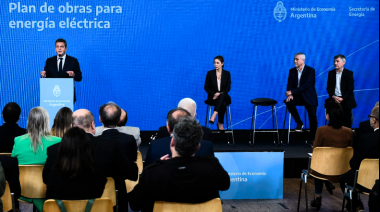 Junto a intendentes bonaerenses, Massa presentó un plan de obras de energía eléctrica