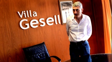 Villa Gesell: acusan al intendente falta de transparencia y gasto millonario en siluetas iluminadas