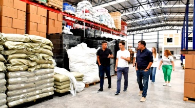 Mantegazza visitó dos empresas que abastecen al mercado en San Vicente y tienen presencia exportadora