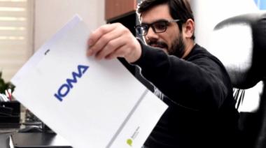 El titular de IOMA se defendió del reclamo opositor con dardos hacia Femeba y el PRO
