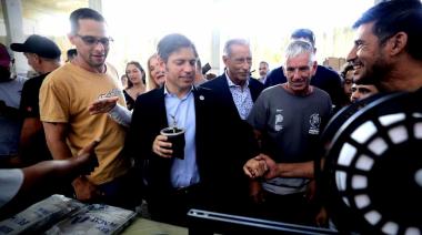 Kicillof lanza un salvavidas para los intendentes y les acerca fondos de un programa municipal