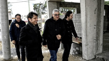 Kicillof abrió un CAPS en Villa Gesell y aseguró que continuará obras abandonadas por Nación