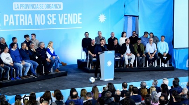 Kicillof reunió a su tropa en un acto en Mar Chiquita y dejó un mensaje al peronismo