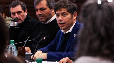 Tras el sismo por la condena contra Cristina, Kicillof reactivó su agenda y marcó distancia con Milei