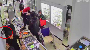 Un falso lisiado y cuatro cómplices fuertemente armados, desvalijaron una joyería en Quilmes