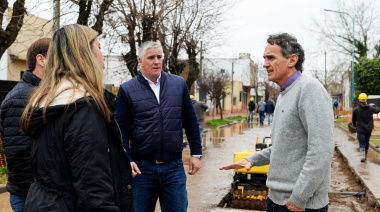 Katopodis de campaña en la Primera Sección: recorrida en General Rodriguez y Navarro con criticas a Milei