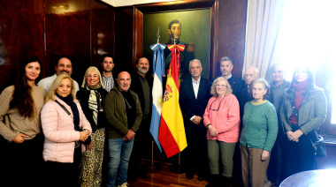 Alak y la comunidad española anunciaron la reconstrucción de la Plaza España en La Plata