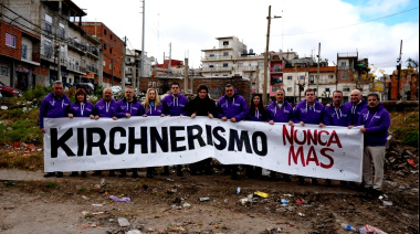 Con un cartel polémico, Milei arrancó la campaña bonaerense en La Matanza