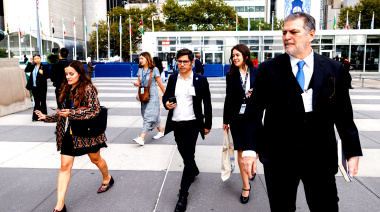 Kicillof de cumpleaños y viajes por Nueva York en medio de la conmoción por el Triple Crimen de Varela