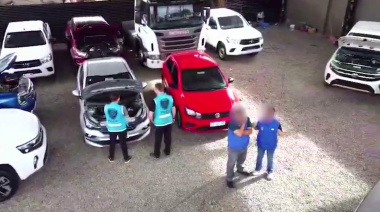 Detuvieron a un gitano acusado de realizar estafas y falsificar la documentación de automotores