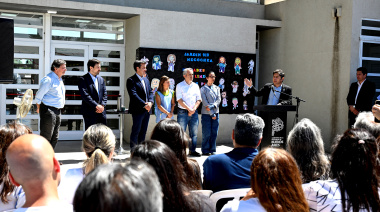 ¿El último acto junto a Sileoni?: Kicillof inauguró un jardín de infantes en Necochea
