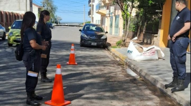 "¿Tenes un problema conmigo?" fue a buscar a los hijos a la escuela y golpeó a una agente de tránsito