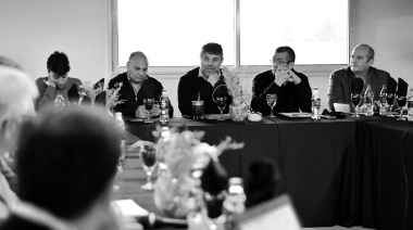 Complicados con los aguinaldos, intendentes radicales presionan a Kicillof para que cancele deudas