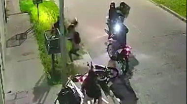 Motociclista fue asaltado por falsos deliverys en la frontera de Morón y La Matanza