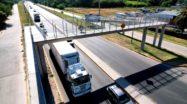 El Municipio de Brown habilitó el nuevo puente peatonal sobre la Ruta 4 en Burzaco
