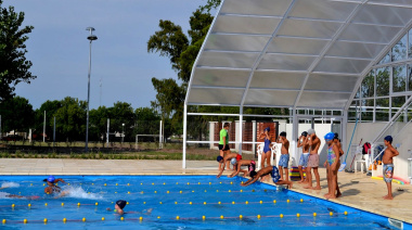 Zurro visitó la pileta de Juan José Paso y destacó el trabajo de la delegación local