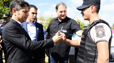 Kicillof llevó patrulleros a un municipio PRO libertario y no ahorró en críticas a Milei