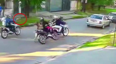 Forajidos sueltos en Monte Grande: a la hora del té robaron una moto a balazos