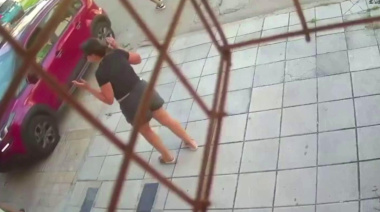 La emboscaron y manosearon para robarle el auto en Bernal