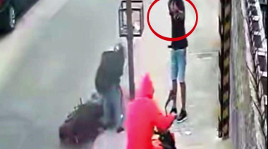 En Morón y a metros de "Plaza Oeste", quienes disfrutan del shopping son los motochorros