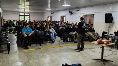 RCP en las aulas de 25 de Mayo: Defensa Civil capacitó a más de 300 alumnos de la Escuela Inchausti