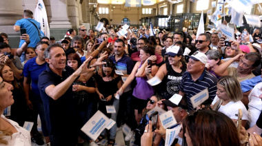 Ofensiva bonaerense: Katopodis e intendentes marchan para exigir que baje la nafta