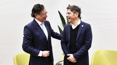 No aclares que oscurece: Kicillof anticipa su campaña electoral en España, pero lo niega en público