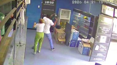 Reclamaba por el funcionamiento de un motor, no lo atendieron y rompió todo