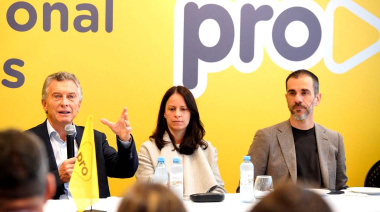 En medio de la crisis de Milei, Macri acelera los pasos y reunió a legisladores PRO