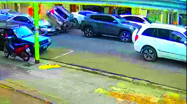 Se infartó y provocó un choque en cadena en el centro de Bahía Blanca