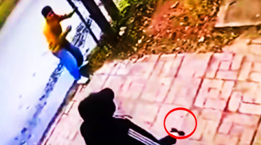 Para resolver una disputa personal, se presentaron con una pistola y una cuchilla en Merlo