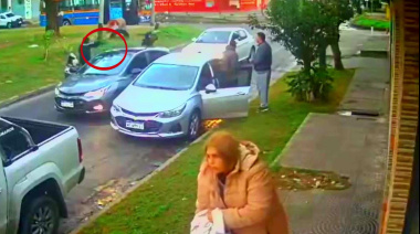 El crimen gobierna el Conurbano: durante el desayuno y encapuchados robaron dos autos en 40 segundos