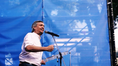 Frente a la militancia en Parque Lezama, Máximo arengó "Cristina candidata" y lanzó más dardos contra Kicillof