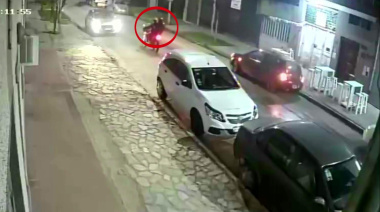 Los marcaron, dieron algunas vueltas y les robaron el auto