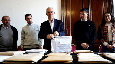 Alak sepulta 15 años de contrataciones directas en La Plata y abre la licitación para los servicios de barrido y zanjeo