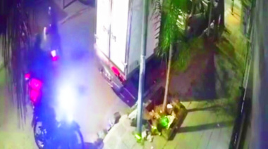 Los deliverys no tienen paz en San Martín: motochorros le robaron todo menos el pedido que iba a entregar