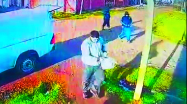 Se bajó a entregar un pedido y le robaron la camioneta en Virrey del Pino