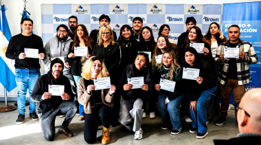 Almirante Brown entregó 150 certificados de formación laboral en el CEFIP de Burzaco